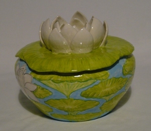  lotusjar300x260.jpg